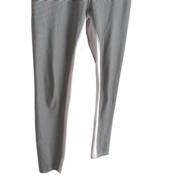 All Fenix White and Grey Striped Limitless High Rise Leggings Size Medium - Picture 3 of 8